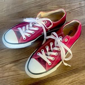 Converse all stars maroon red low top sneakers